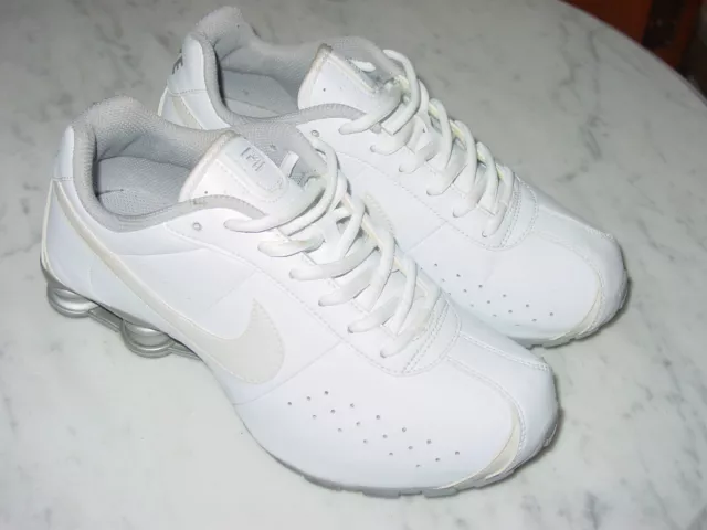 NIKE SHOX R4 GS Size 5 White And Silver Brand New In Box 249.00