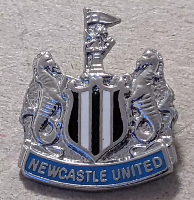 Vintage Newcastle United  FC football Club Enamel Badge