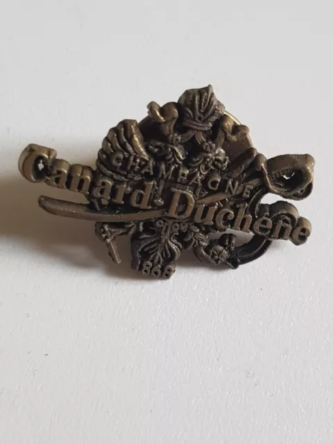 ancien pins CHAMPAGNE CANARD DUCHENE