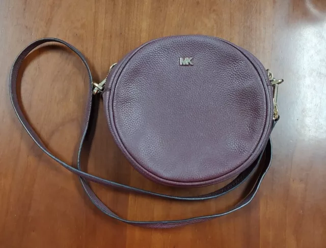 Michael michael kors pebble leather circle canteen crossbody top