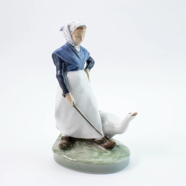 STATUINA PORCELLANA ROYAL COPENHAGEN "Ragazza con Oca" COD 528 CM 19x11x8