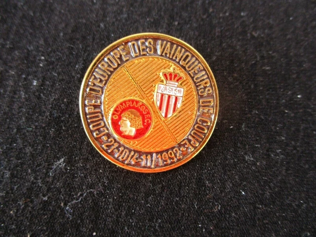 Fanion AS Monaco Vs Olympiakos Pirée - 8e Coupe Des Coupes 1992-1993 - 10x9 Cm