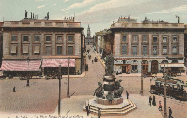 CPA 51 REIMS  Le place Royale et la Rue Colbert