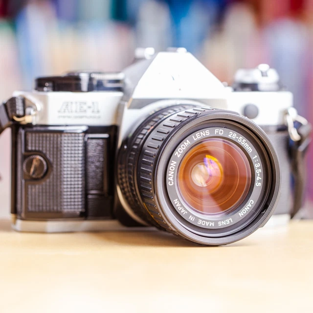 Canon AE-1 Avec Objectif FD 100-200mm F/5.6 S.C. - Reflex Argentique Vintage 1977 (testé, état Excellent)
