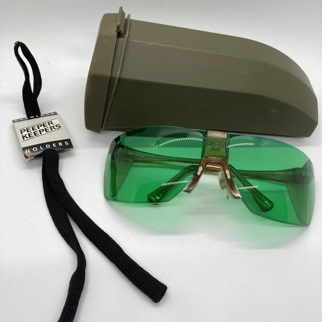 Military Issued Laser Glasses with Case AO-S2 Z87 Military Issued Laser Glasses with Case AO-S2 Z87