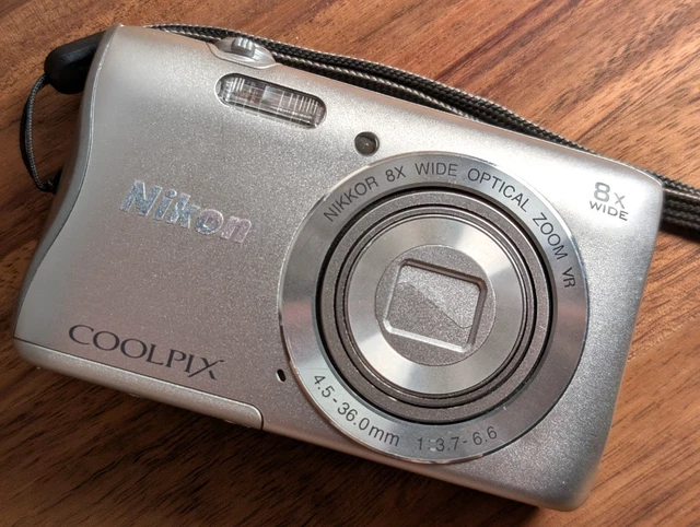 デジタルカメラ Nikon COOLPIX S3700 silver #2547189 Amazon.com : Nikon COOLPIX S3700 20MP Digital Camera with 8x