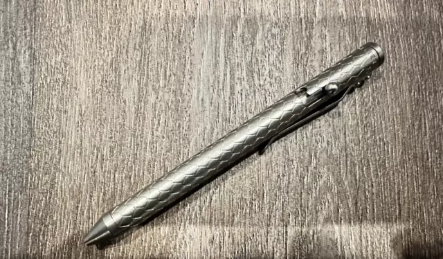 https://www.picclickimg.com/AGUAAOSw~eVlZUDA/Fellhoelter-TiBolt-Full-Size-Lefty-SW-Titanium-Pen.webp