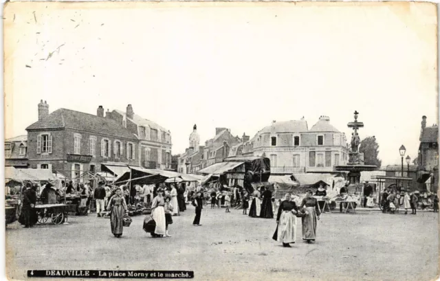 CPA DEAUVILLE - La Place Morny et le Marché (383448)