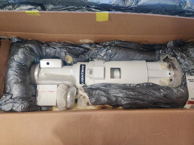 Lightnin V5T18R Mixer w/Reliance Motor Control 90VDC 1750 RPM washdown duty 6"