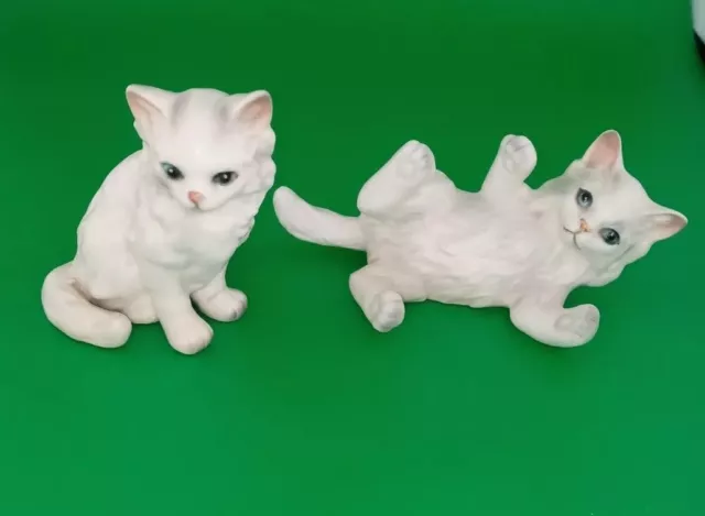 Set of 2 Lefton Ceramic White Persian Kittens Blue Eyes Cats 1513 Vintage 6X5