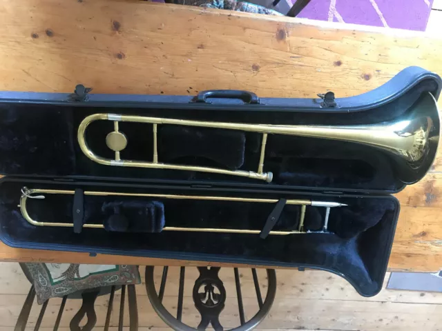 Trombone Jupiter (likely JTR 432) in lined hard-case excellent condition 