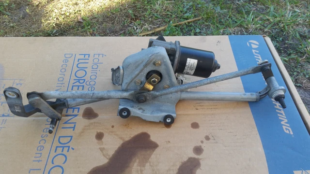 96-02 BMW E36/7 Z3 Windshield Wiper Transmission Linkage w Motor OEM main image 1