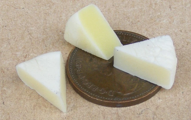 1:12 Scale 3 Brie Cheese Slices Tumdee Dolls House Miniature Food Accessory