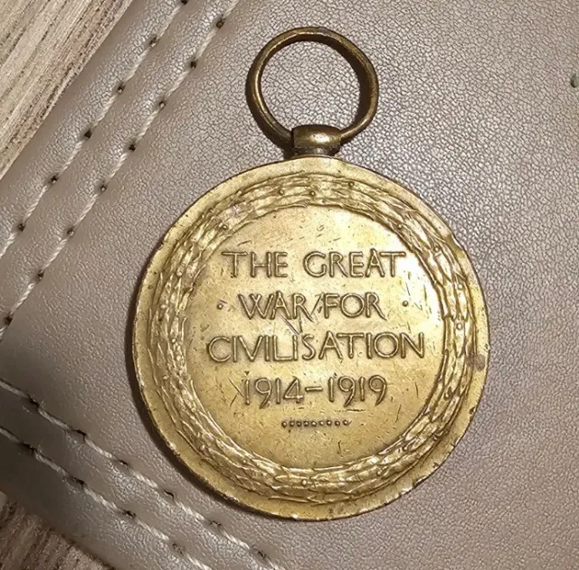 Genuine WW1 Victory medal The Great War For Civilisation 1914-1919 CPL R Gray