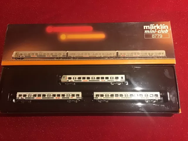 Marklin MiniClub Z Gauge 8779 City Bahn Set 3 Car Passenger Train Set Boxed