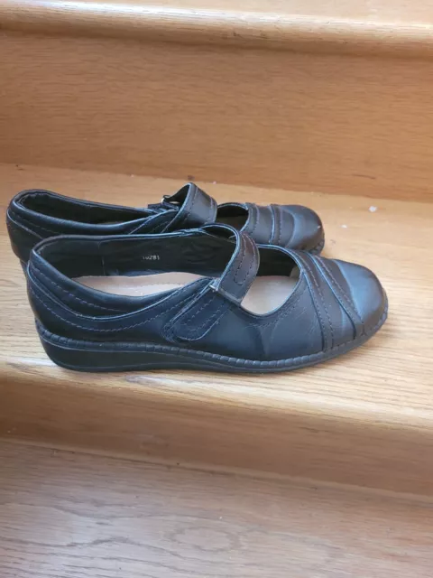 Softlites ladies shoes size 5