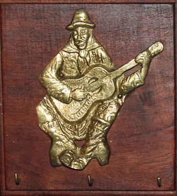 Guitarrista colgante de latón/madera hecho a mano para decoración de pared