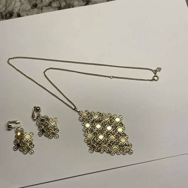 Sarah Coventry Signed Matching Necklace & Clip on Dangle Earrings Set Gold Tone