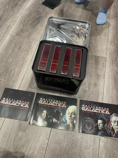 Battlestar Galactica: Limited Edition Tin DVD Box Set 25 Discs & Booklet 1-4