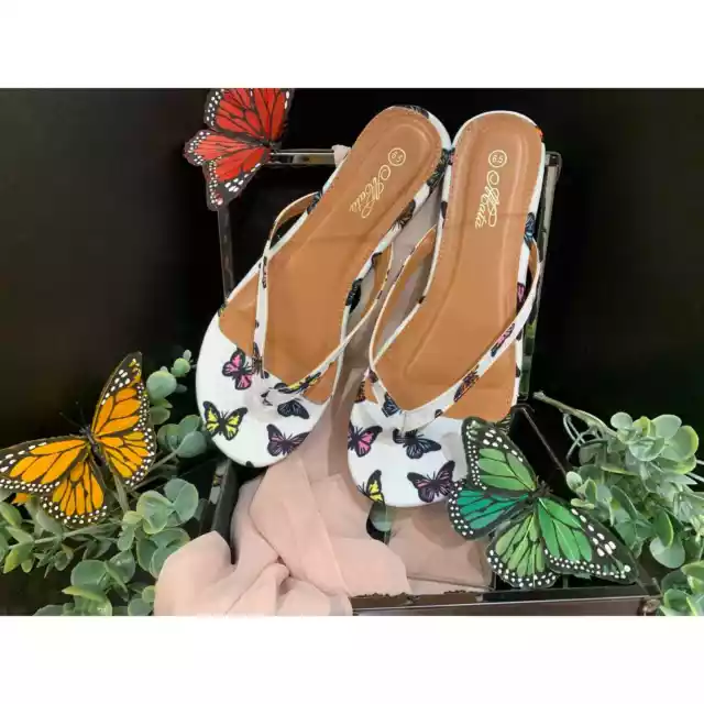 Women's Butterfly Sandals Size 7.5