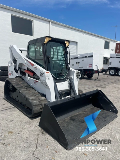 2015 BOBCAT T750 SKID STEER LOADER - Deluxe Panel - Enclosed Cab A/C & Heater