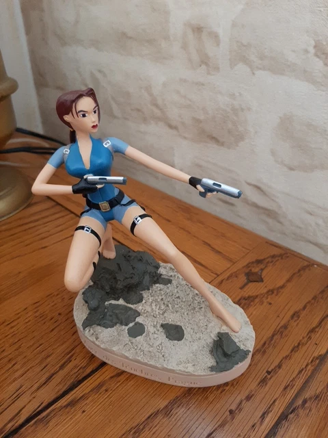 FIGURINE TOMB RAIDER - LARA CROFT - L'Ange des Ténébres, Prague. Atlas