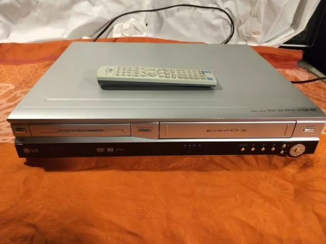 MAGNETOSCOPE VHS ET TUNER PORTABLE HITACHI VT6800S&VTTU68S A REVISER 