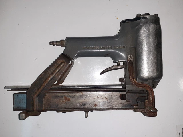 Senco Pw 16 Gauge Pneumatic. 1" Wide Crown Staple Gun Stapler, 3/4" To 1-1/4" Senco Pw 16 Gauge Pneumatic. 1" Wide Crown Staple Gun Stapler, 3/4" To 1-1/4"