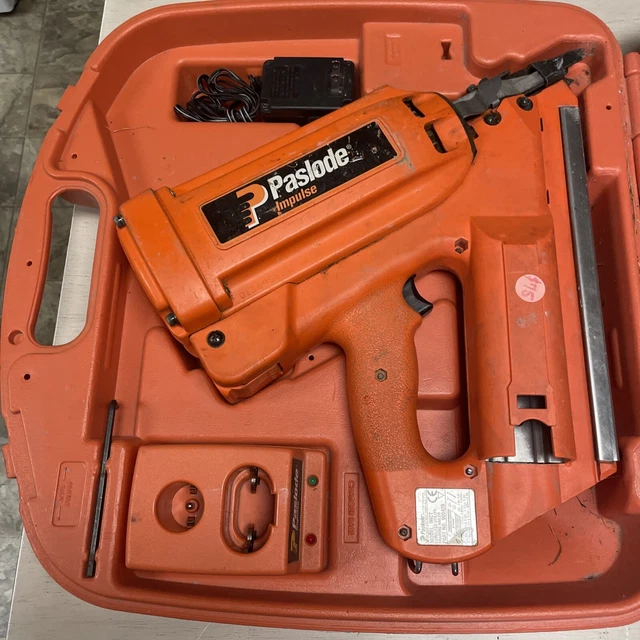 Paslode Impulse IMCT 900420 Cordless 30° Framing Nailer