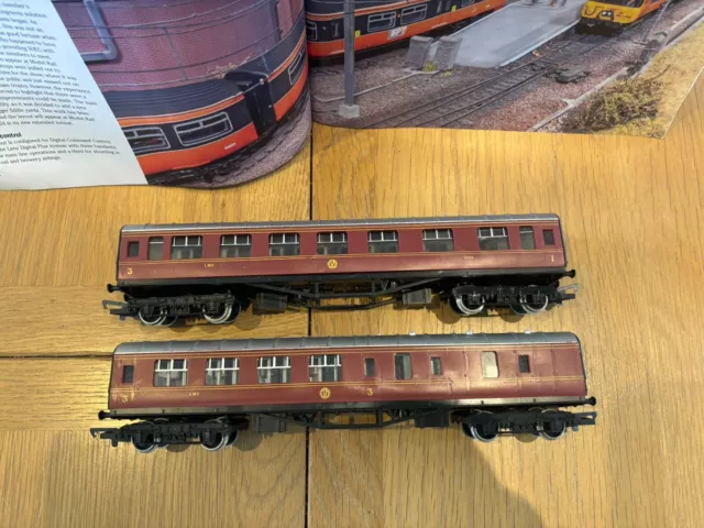 Hornby OO Gauge Rake Of 2 LMS Composite Coaches - Corridor & Brake Corridor