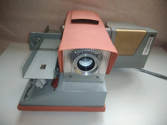 Projecteur De Diapositives ROB 24x36 - Avec Son Coffret - Testé Et Fonctionnel - Beau état Vintage