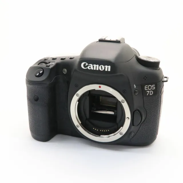 Canon EOS 7D 18.0MP Digital SLR Camera Black w/ charger [Near Mint]
