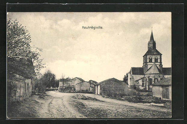 CPA Heutrégiville, vue de la rue