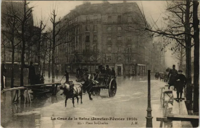 CPA PARIS 7e - La Crue de la Seine - Place St-Charles (64600)