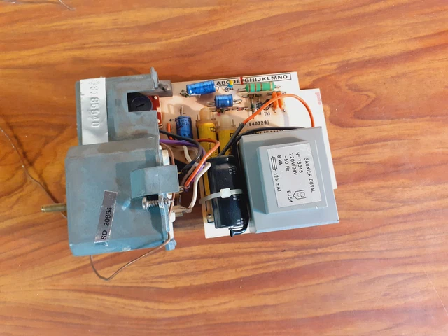 CIRCUIT IMPRIME SAUNIER DUVAL POUR THELIA AS23/623 - Bricolage