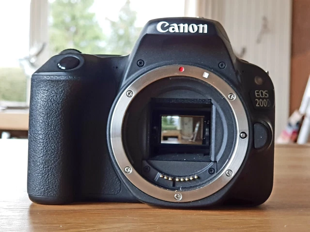 Appareil photo reflex canon eos 200d APS-C NU objectifs+sac en option