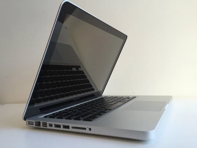 Apple Macbook Core i5 2.5GHz, 8GB 256GB SSD Hard Disk 2012 Modello, MD101