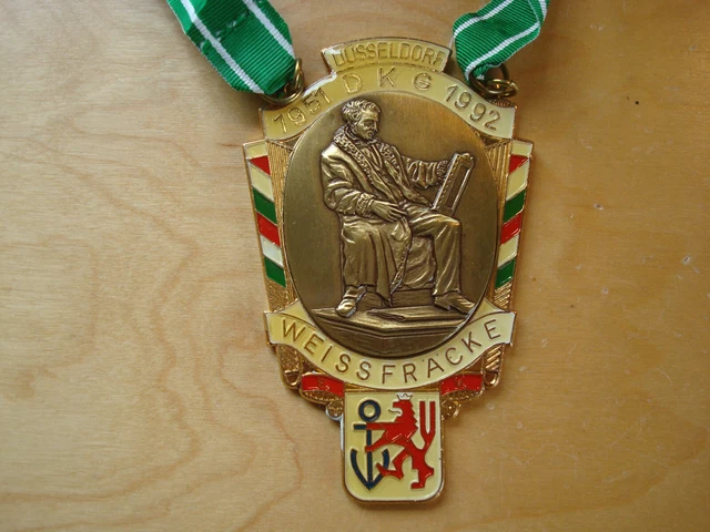 DÜSSELDORFER KARNEVALSORDEN, DKG Weissfräcke aus 1992 mit Band EUR 5,55 - PicClick DE