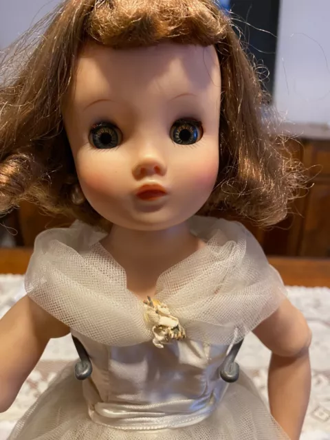 Madame Alexander Vintage 1957 Elise bride doll Cissy Face Brown hair and eyes