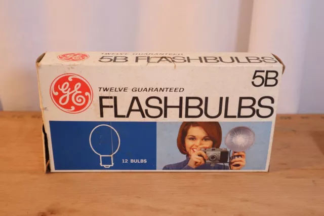 Vintage in original box #5B camera flash bulbs - 8 total