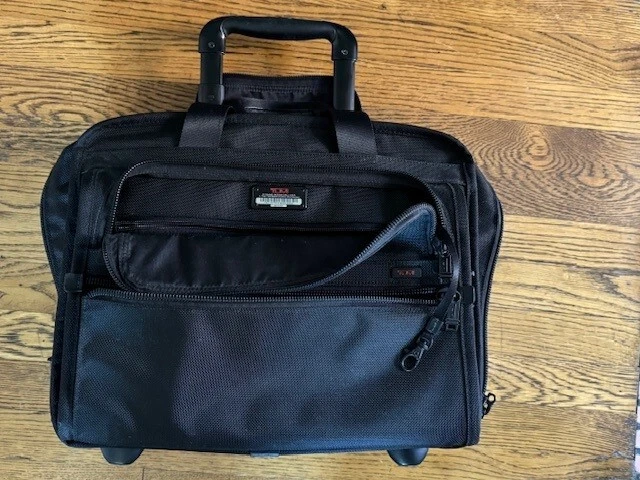 Tumi Alpha 2 Wheeled Compact Brief Ballistic Nylon Travel Black 26102D4 16"