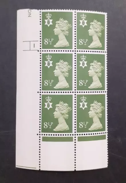 Machin Northern Ireland NI 25  8.5p Cylinder Block U/M 1 No Dot