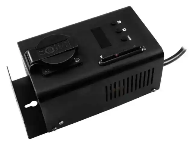 Kompakter 1-Kanal-DMX-Dimmerpack mit LED-Display für DMX-Adressierung, Schwarz