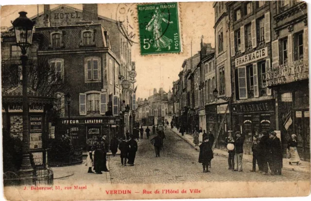 CPA Verdun-Rue de l'Hótel de Ville (232430)