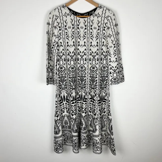 St. John Knitted Printed Knee Length Dress White Black Sz 10 3/5 Sleeve