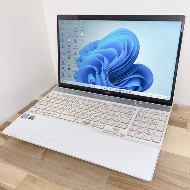 FUJITSU LIFEBOOK AH53/B3 8th generation i7 high speed SSD Notebook