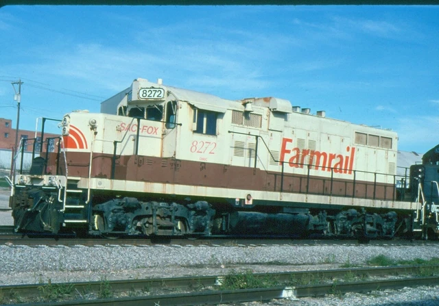 Farmrail 8272 GP-9, Clinton, OK, 10/04; Kodachrome Original