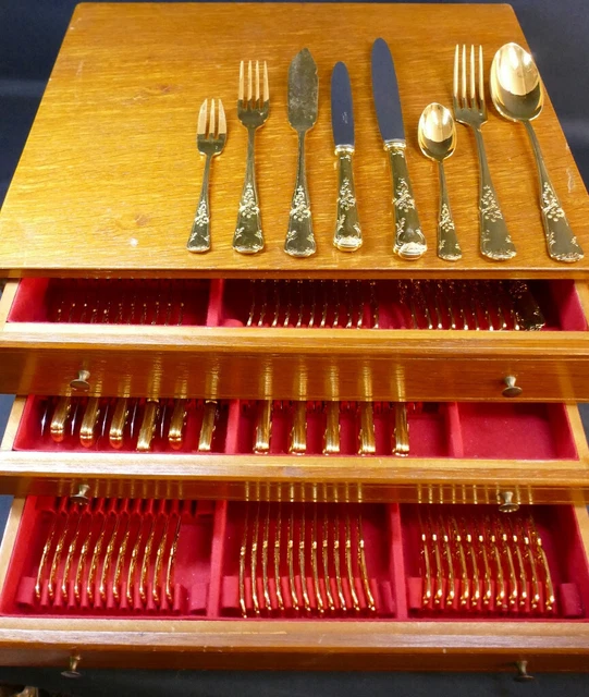 Ménagère Style Marly Louis XV En Métal Doré 99 Pièces Pour 12 Personnes Coffret