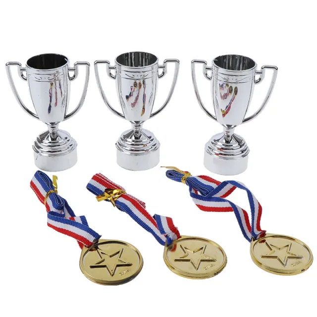 3 Stck. Gold Kunststoff Gewinner Medaillen + 3 Kunststoff Trophäe Spielzeug für Kinder Party Spaß PrLXI 2