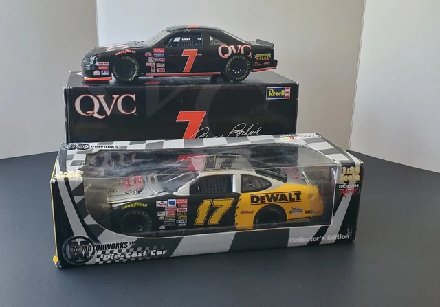 Motorworks Matt Kenseth #17 DEWALT/ Revell Geoff Bodine QVC #7 Diecast 1:24 Ford